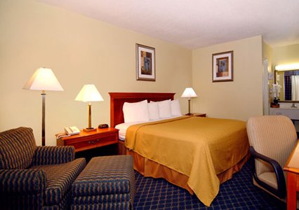 Quality Inn Savannah Midtown 02.[1]
